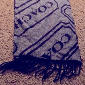 COACH tag print scarf blue. Great condition! Perfect for winter!